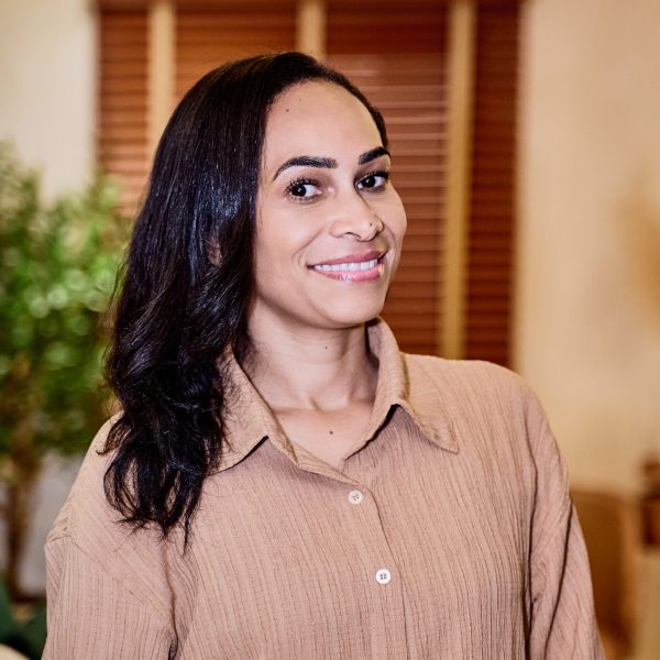 Vanessa secretaria comercial